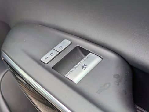 Used 2025 Genesis GV70 2.5T image 34