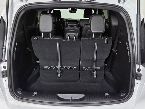 New 2026 Chrysler Pacifica Select image 10