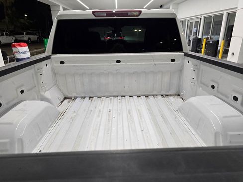 Used 2023 Chevrolet Silverado 1500 LT AWD/4WD image 6