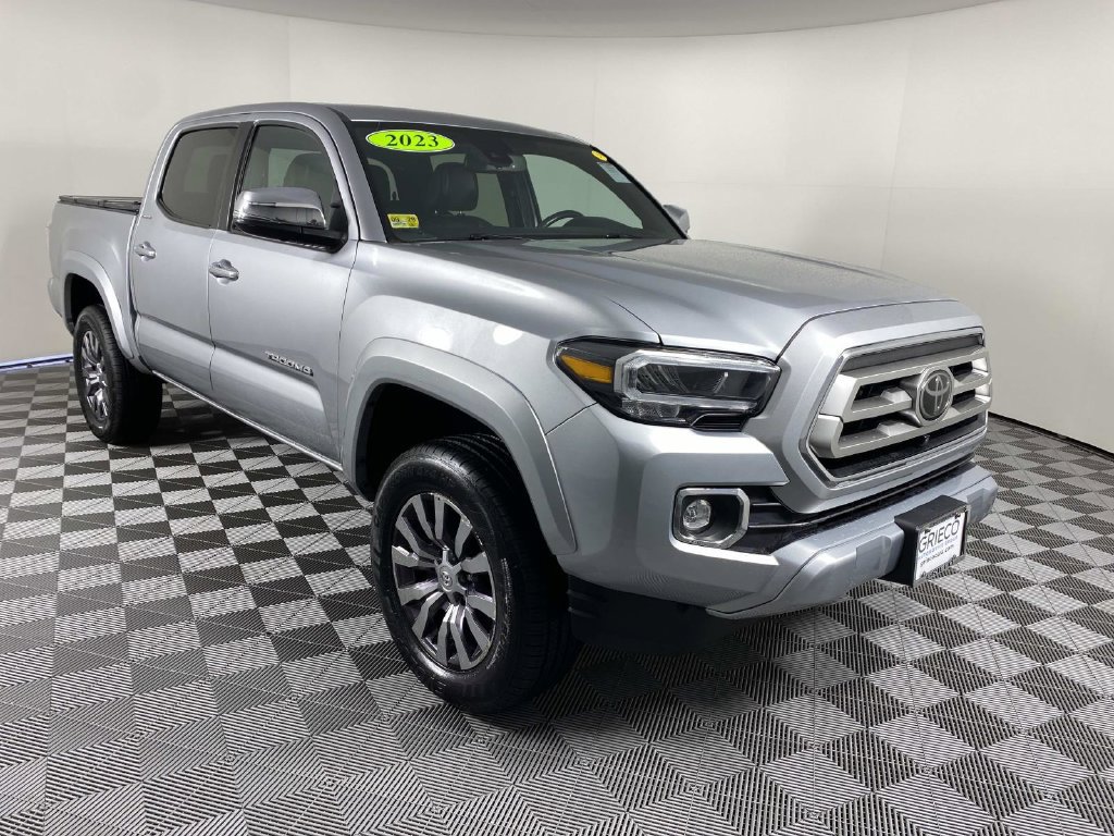 Used 2023 Toyota Tacoma Limited AWD/4WD image 1