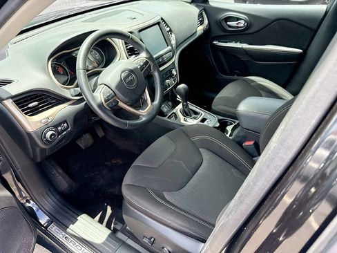 Used 2016 Jeep Cherokee Latitude w/ Safety/Convenience Group FWD image 25