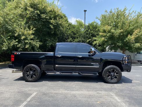 Used 2019 Chevrolet Silverado 3500 LTZ w/ Duramax Plus Package AWD/4WD image 10
