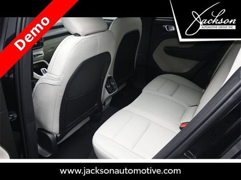 New 2025 Volvo XC40 B5 Ultra image 22