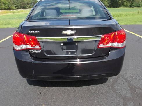 Used 2014 Chevrolet Cruze LS FWD image 30