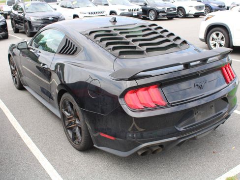 Used 2020 Ford Mustang Coupe w/ Black Accent Package RWD image 7