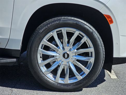 Used 2022 Cadillac Escalade Premium Luxury image 13