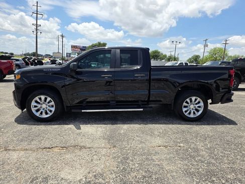 Used 2020 Chevrolet Silverado 1500 Custom w/ Custom Value Package RWD image 4