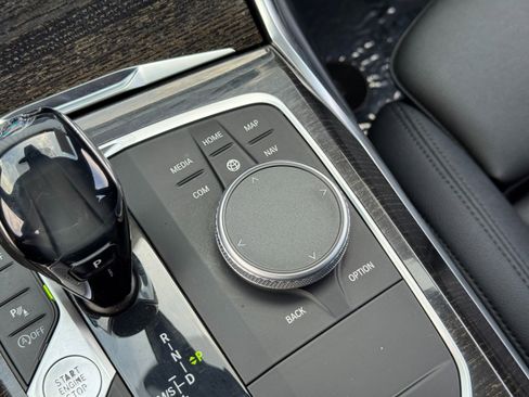 Used 2021 BMW 330i Sedan w/ Convenience Package image 33