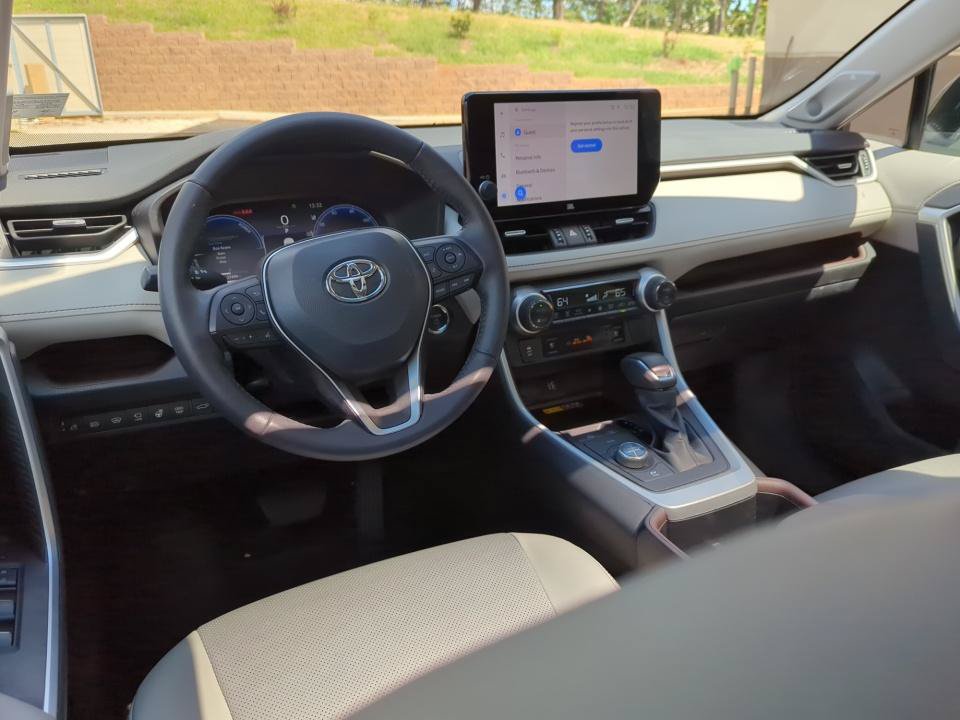 Used 2023 Toyota RAV4 Limited AWD/4WD image 20