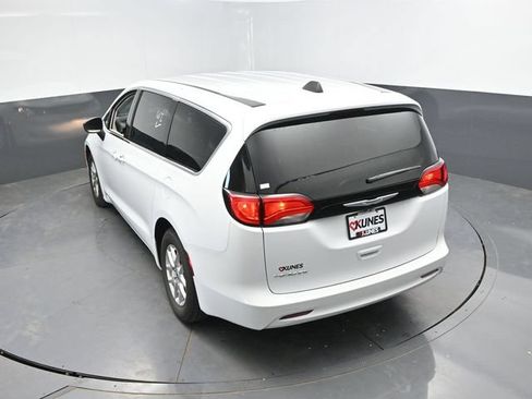 Used 2024 Chrysler Voyager LX FWD image 42