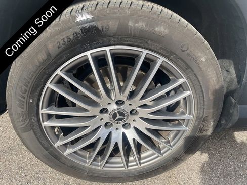 Used 2025 Mercedes-Benz GLC 300 4MATIC image 75