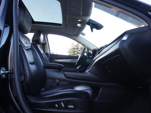 Used 2019 Cadillac XT5 Luxury image 35