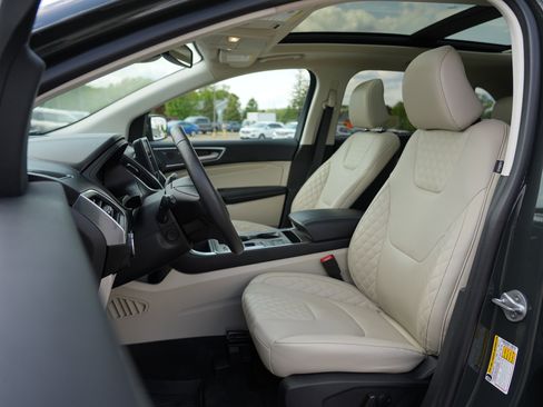 Used 2024 Ford Edge Titanium w/ Equipment Group 301A AWD/4WD image 14