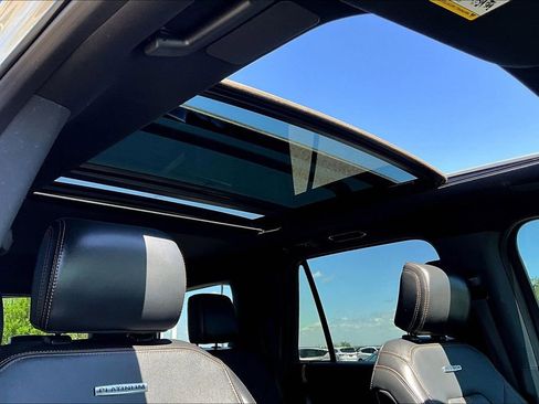 Used 2022 Ford Expedition Platinum AWD/4WD image 21