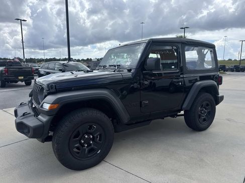 Used 2026 Jeep Wrangler Sport AWD/4WD image 3