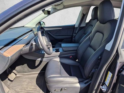 Used 2025 Tesla Model Y Long Range RWD image 10