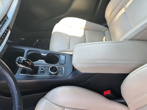 Used 2024 Cadillac XT4 Premium Luxury FWD image 21