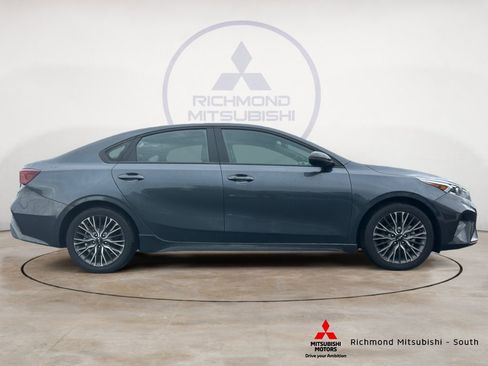Used 2023 Kia Forte GT-Line w/ GT-Line Technology Package FWD image 2