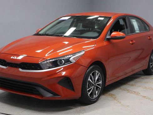 Used 2023 Kia Forte LXS w/ LXS Technology Package FWD image 7