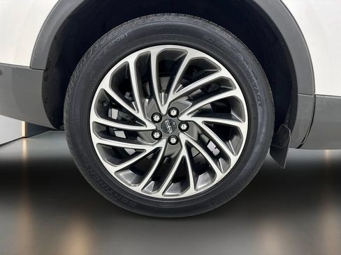 Used 2019 Lincoln Nautilus Reserve AWD/4WD image 10