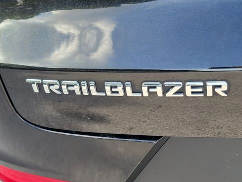 Used 2021 Chevrolet TrailBlazer LT FWD image 30
