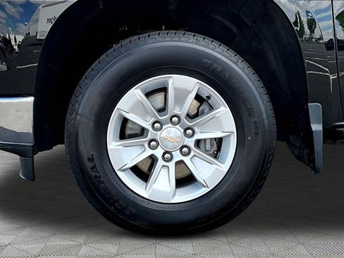 Used 2024 Chevrolet Silverado 1500 LT image 34