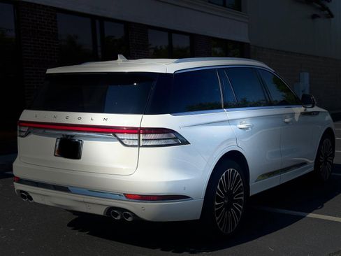 Used 2022 Lincoln Aviator Black Label w/ Dynamic Handling Package image 17