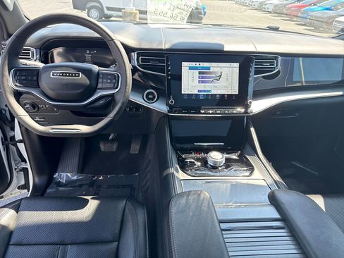 Used 2024 Jeep Wagoneer Series II AWD/4WD image 16