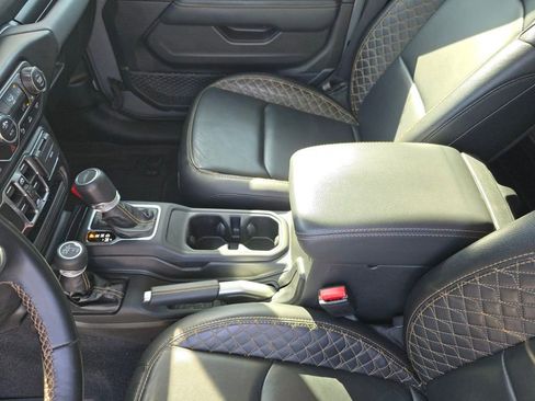 Used 2022 Jeep Gladiator Overland image 26