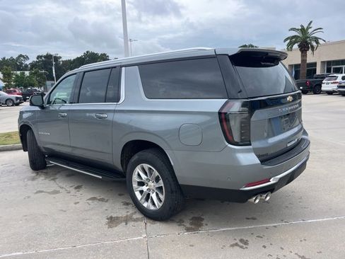 New 2026 Chevrolet Suburban Premier image 4