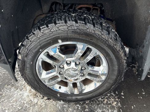 Used 2018 Chevrolet Silverado 2500 High Country image 14