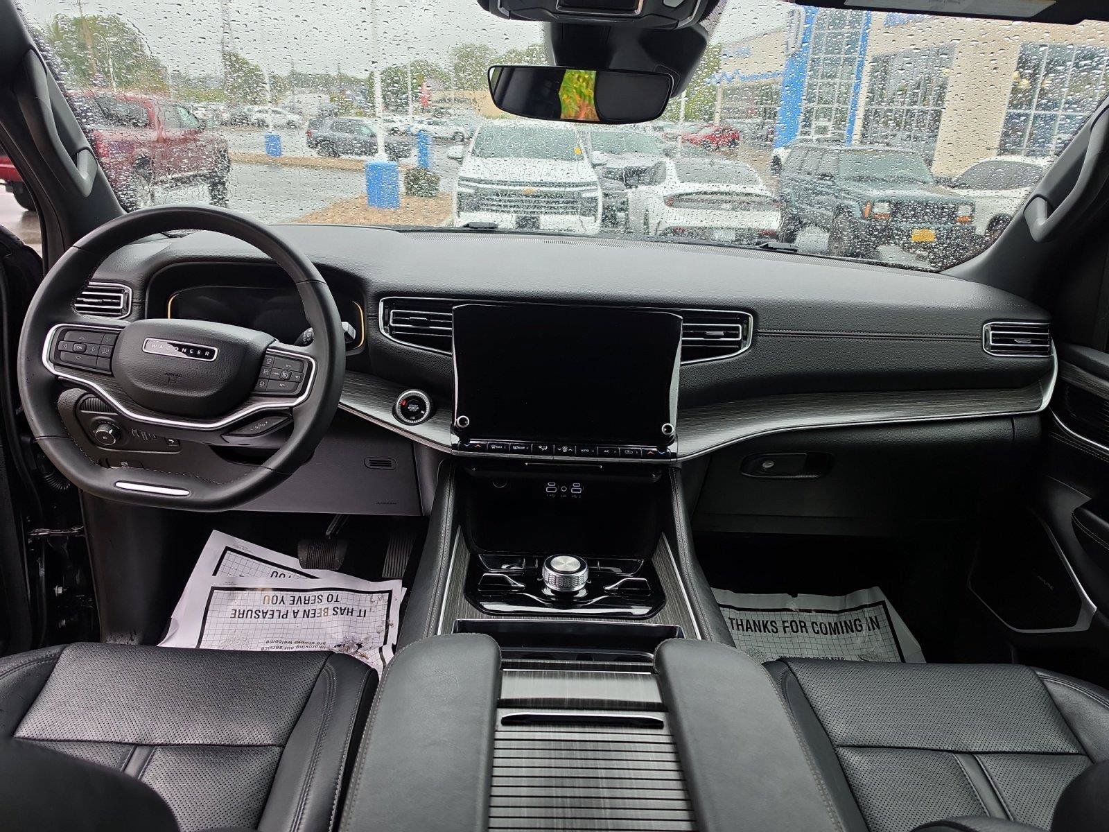 Used 2024 Jeep Wagoneer Series III AWD/4WD image 15