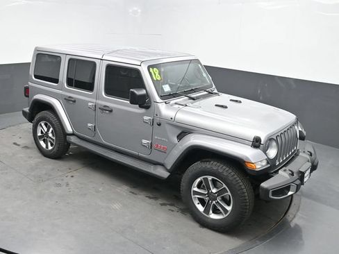 Used 2018 Jeep Wrangler Unlimited Sahara AWD/4WD image 23