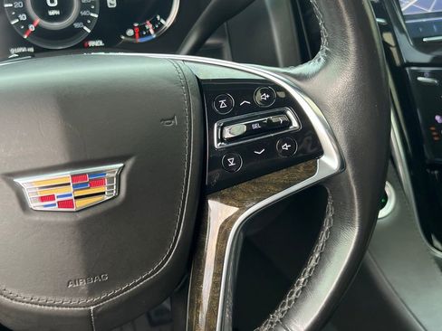 Used 2020 Cadillac Escalade Platinum image 42