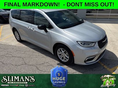 Used 2024 Chrysler Pacifica Touring-L