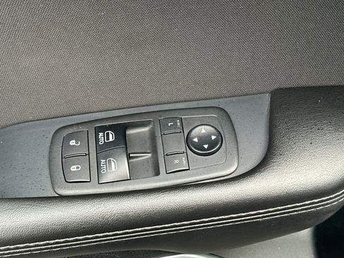 Used 2018 Dodge Challenger SXT image 13