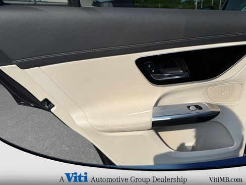 Used 2024 Mercedes-Benz GLC 300 4MATIC image 20