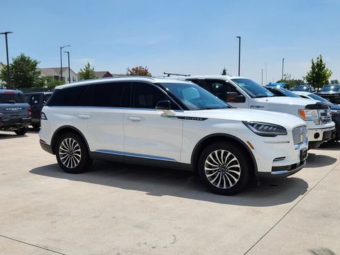 Used 2023 Lincoln Aviator Reserve w/ Equipment Group 201A AWD/4WD image 2