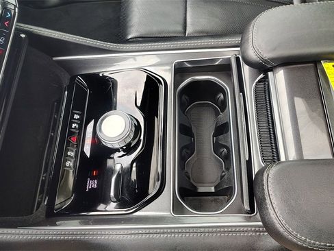 Used 2023 Jeep Wagoneer 4WD w/ Premium Group I image 24