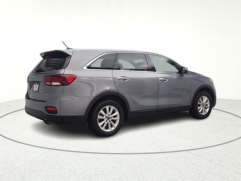 Used 2020 Kia Sorento LX image 8