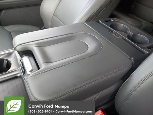 New 2026 Ford Expedition Active image 18