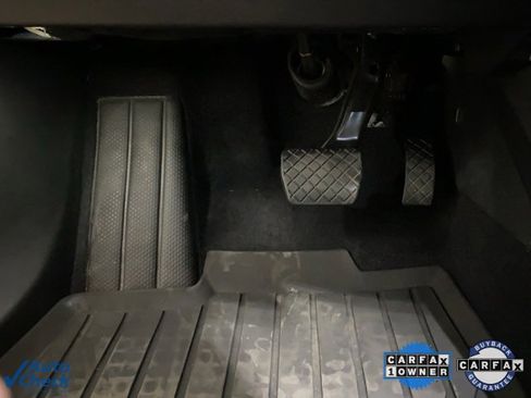 Used 2024 Audi Q4 e-tron Premium image 81