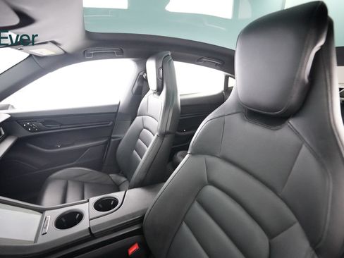 Used 2023 Porsche Taycan RWD image 4