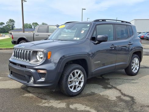 Used 2021 Jeep Renegade Latitude w/ Convenience Group AWD/4WD image 3