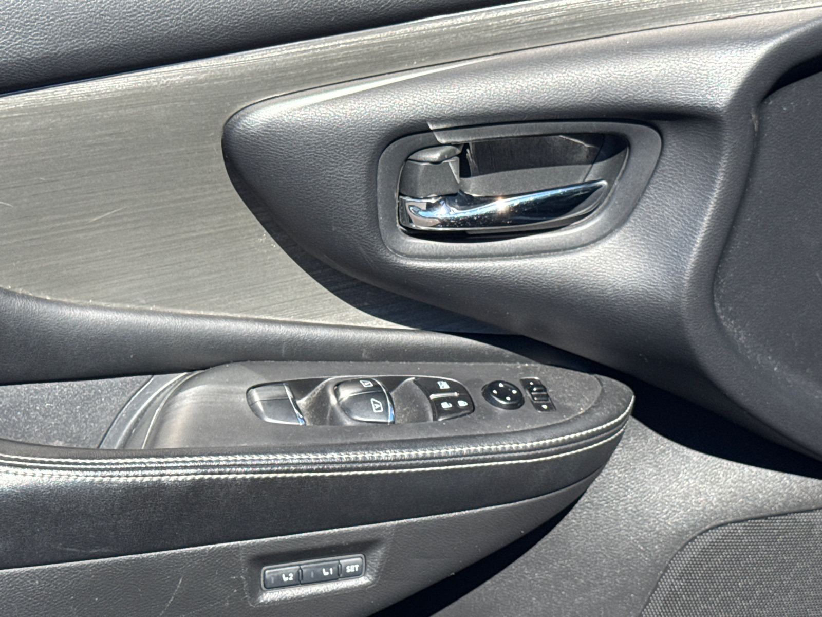 Used 2015 Nissan Murano SL w/ SL Technology Package FWD image 13
