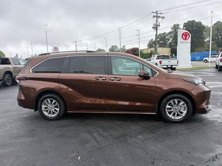Used 2024 Toyota Sienna XLE FWD video 2