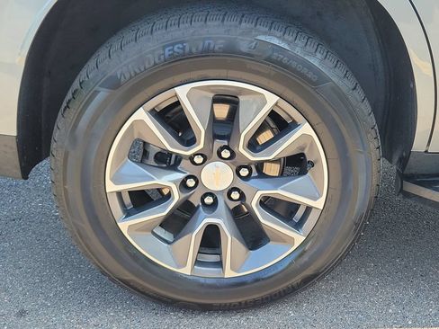Used 2023 Chevrolet Tahoe LT w/ Luxury Package AWD/4WD image 7