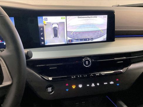 Certified 2025 Nissan Murano Platinum w/ Cargo Package image 5