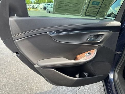 Used 2015 Chevrolet Impala LT FWD image 28