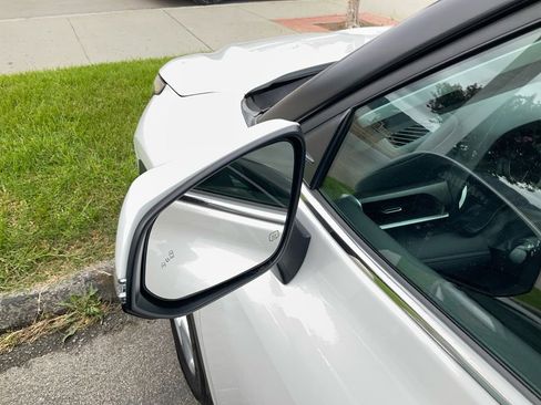 Used 2024 Toyota Highlander LE image 34